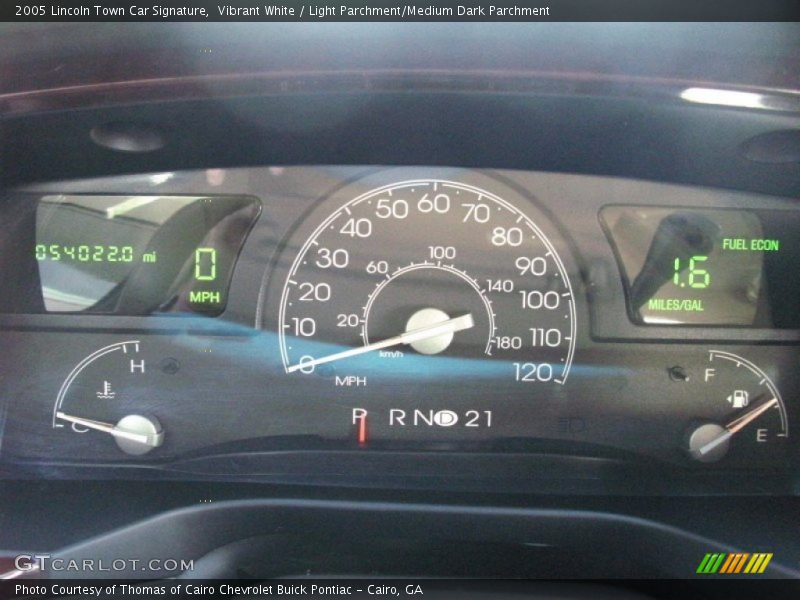 Vibrant White / Light Parchment/Medium Dark Parchment 2005 Lincoln Town Car Signature