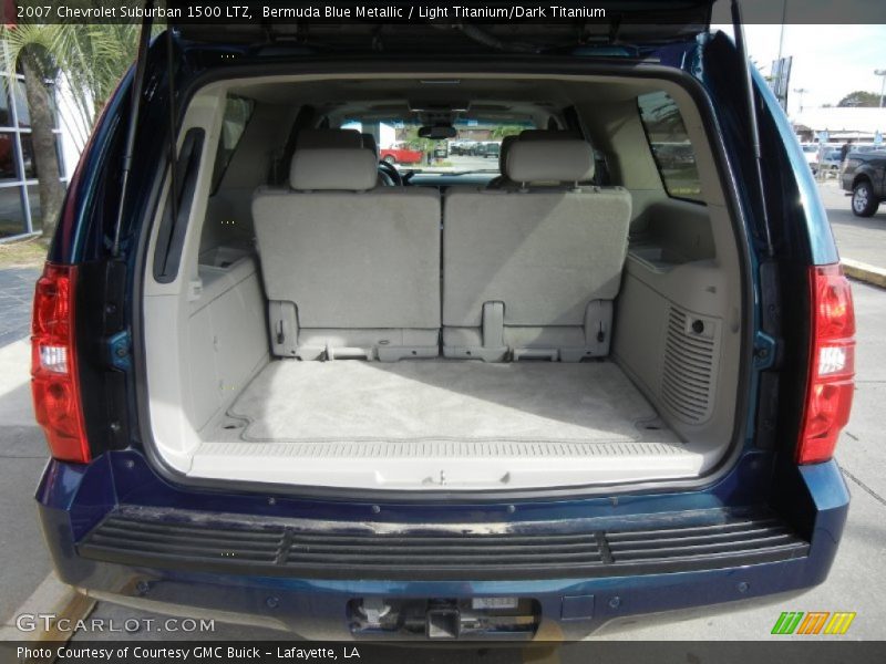  2007 Suburban 1500 LTZ Trunk