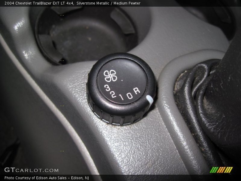 Silverstone Metallic / Medium Pewter 2004 Chevrolet TrailBlazer EXT LT 4x4