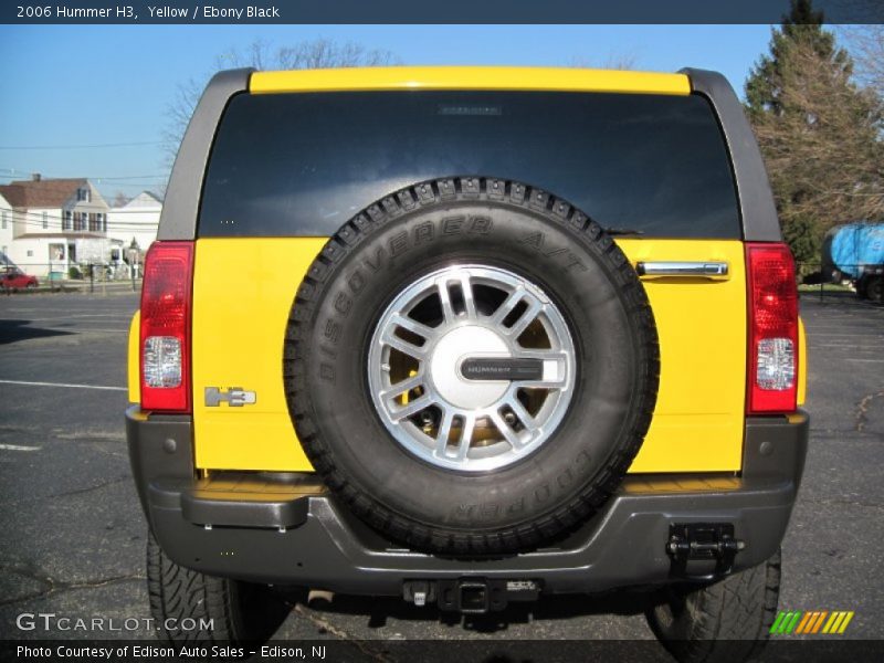 Yellow / Ebony Black 2006 Hummer H3