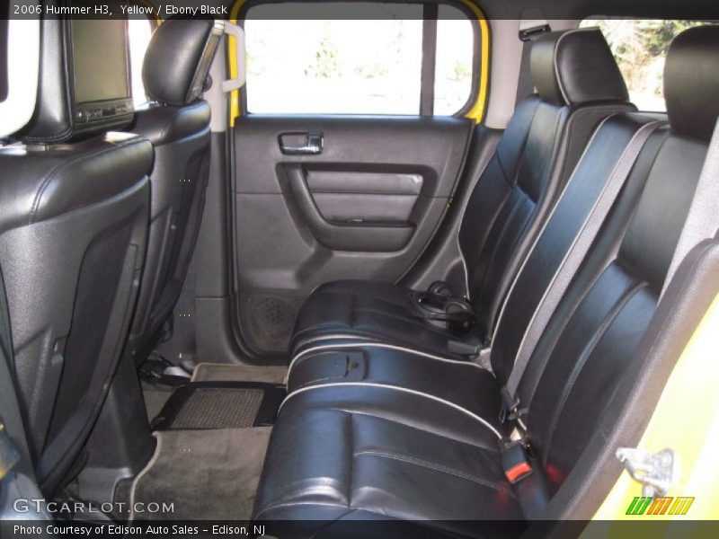 Yellow / Ebony Black 2006 Hummer H3
