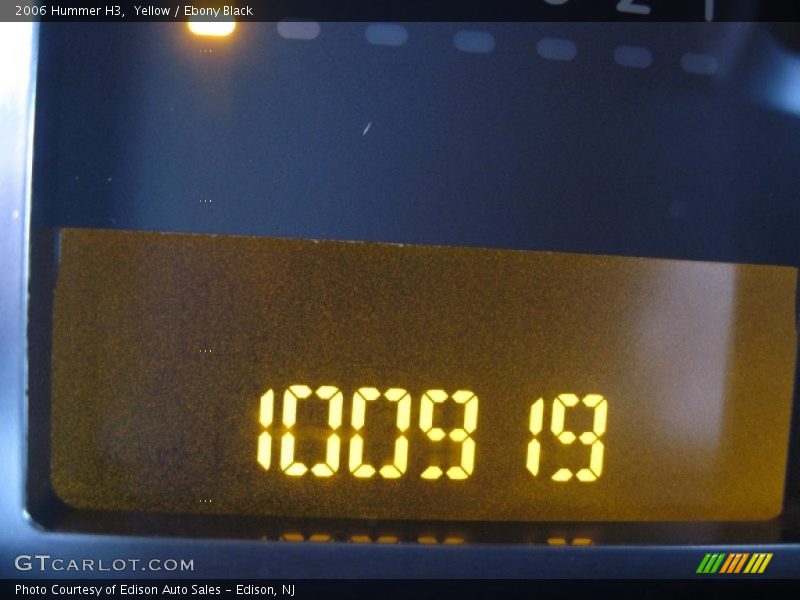 Yellow / Ebony Black 2006 Hummer H3