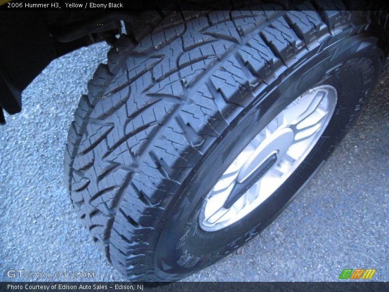 Yellow / Ebony Black 2006 Hummer H3