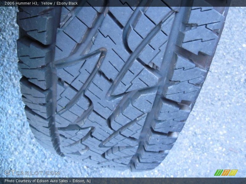 Yellow / Ebony Black 2006 Hummer H3