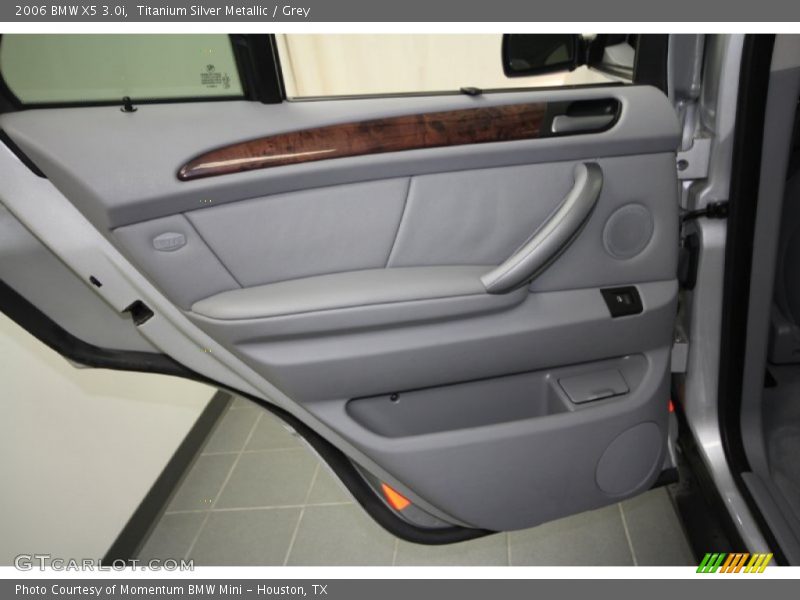 Titanium Silver Metallic / Grey 2006 BMW X5 3.0i