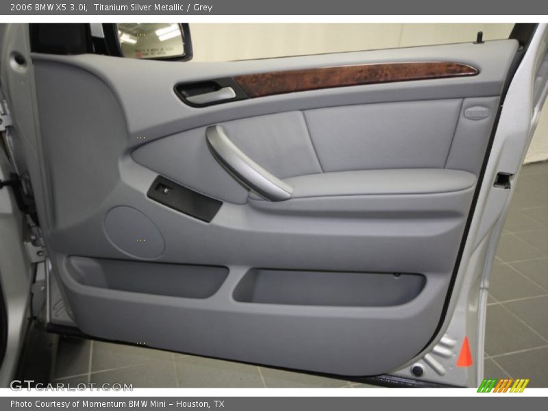 Titanium Silver Metallic / Grey 2006 BMW X5 3.0i