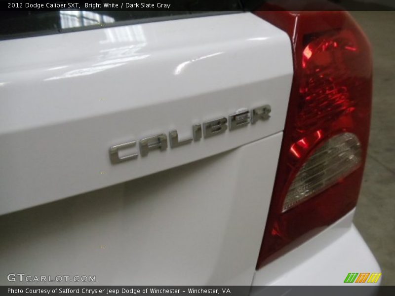 Bright White / Dark Slate Gray 2012 Dodge Caliber SXT
