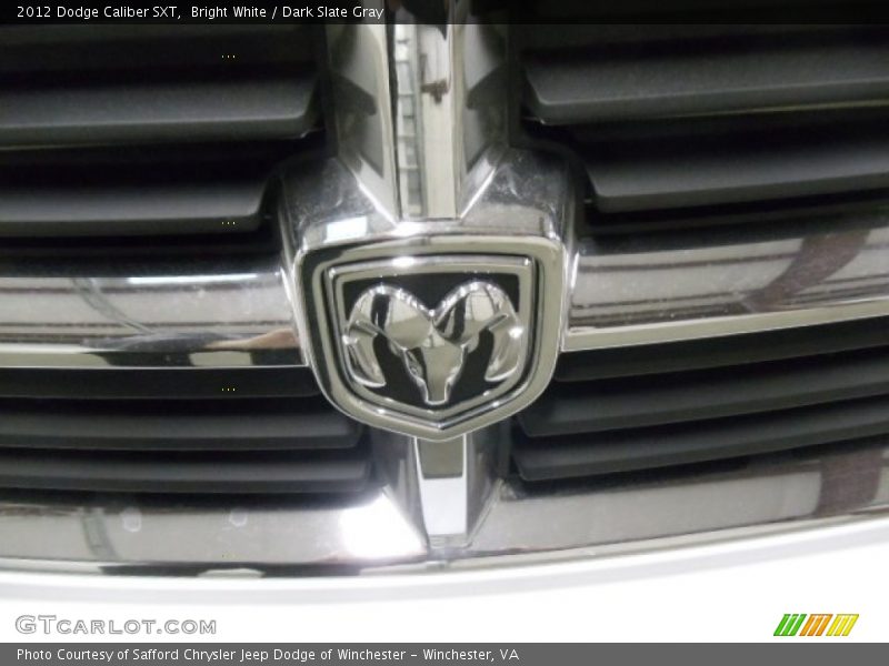 Bright White / Dark Slate Gray 2012 Dodge Caliber SXT