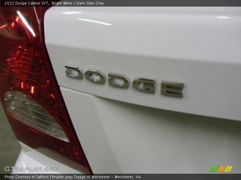 Bright White / Dark Slate Gray 2012 Dodge Caliber SXT