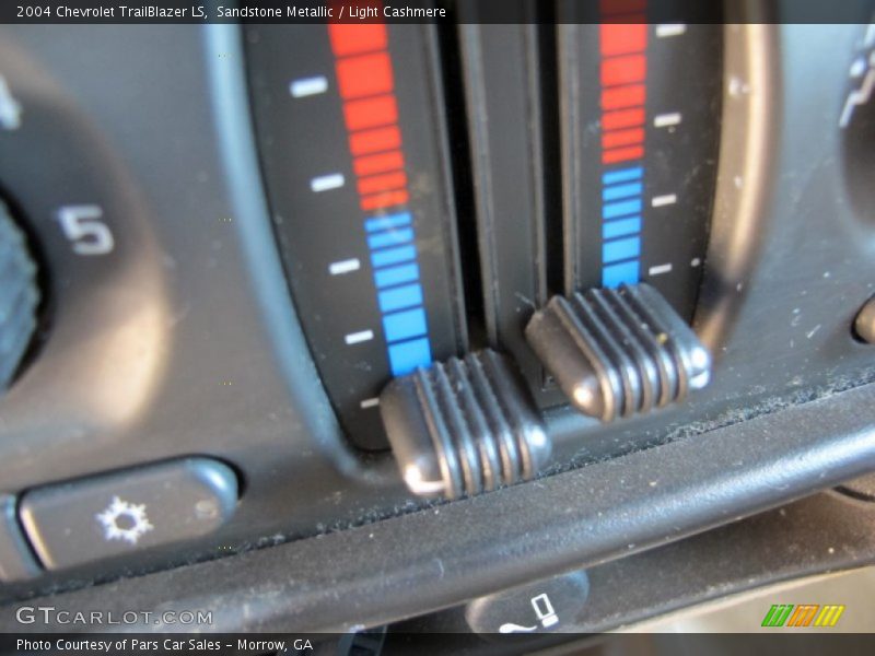 Sandstone Metallic / Light Cashmere 2004 Chevrolet TrailBlazer LS