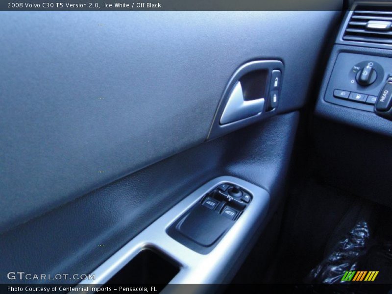 Ice White / Off Black 2008 Volvo C30 T5 Version 2.0