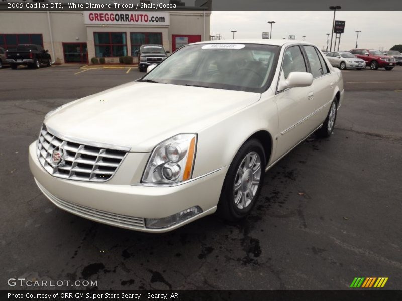 White Diamond Tricoat / Shale/Cocoa 2009 Cadillac DTS