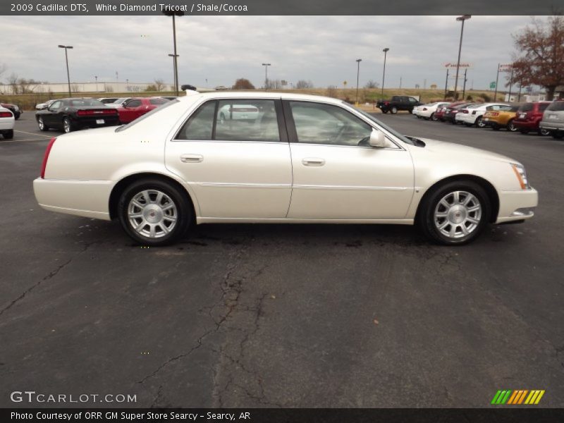 White Diamond Tricoat / Shale/Cocoa 2009 Cadillac DTS