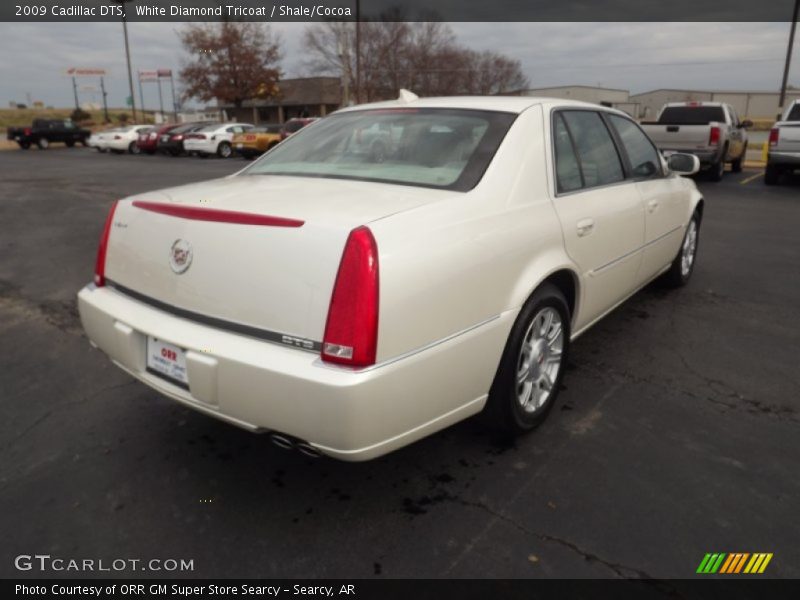 White Diamond Tricoat / Shale/Cocoa 2009 Cadillac DTS