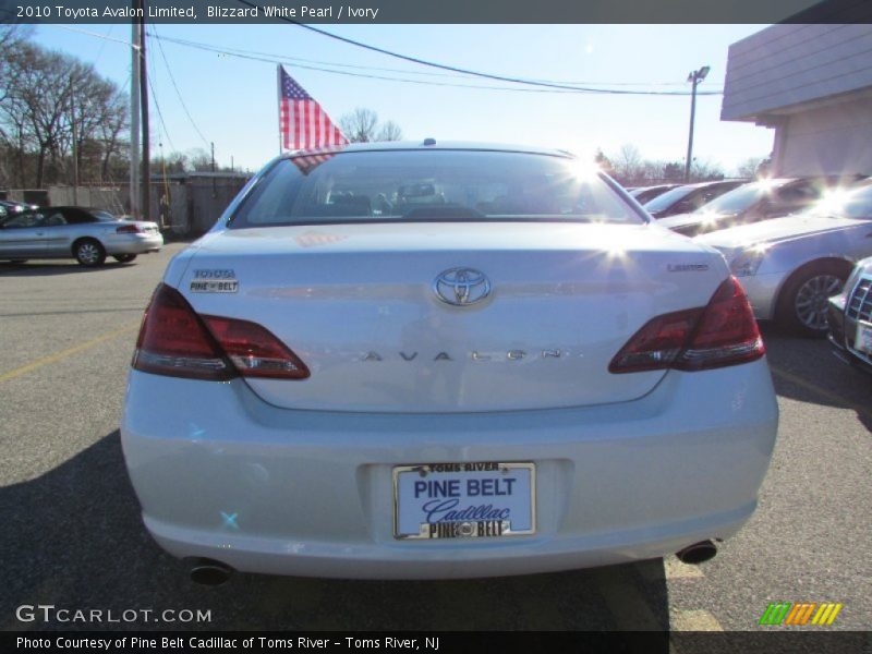 Blizzard White Pearl / Ivory 2010 Toyota Avalon Limited