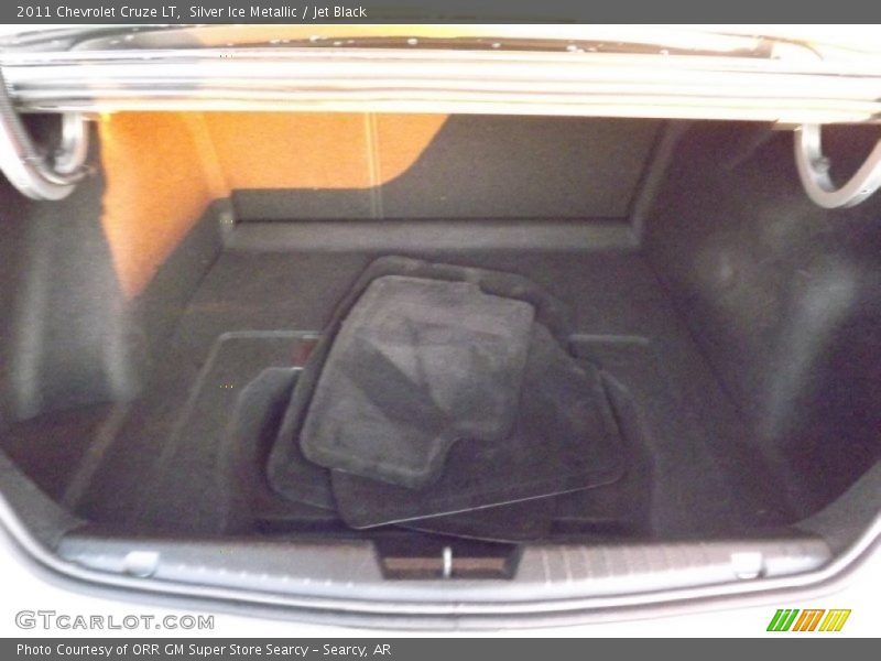 Silver Ice Metallic / Jet Black 2011 Chevrolet Cruze LT