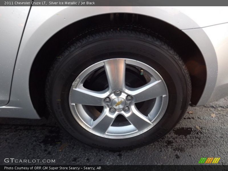 Silver Ice Metallic / Jet Black 2011 Chevrolet Cruze LT