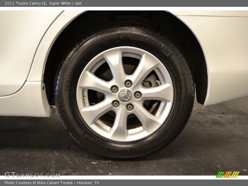 Super White / Ash 2011 Toyota Camry LE