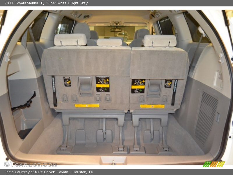 Super White / Light Gray 2011 Toyota Sienna LE