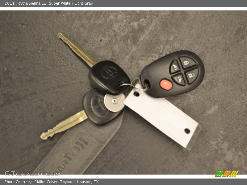Keys of 2011 Sienna LE