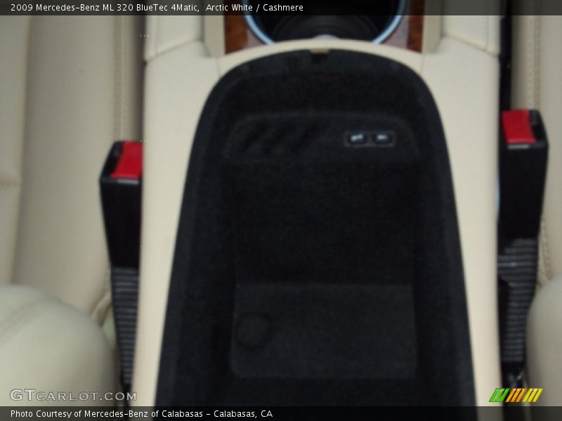 Arctic White / Cashmere 2009 Mercedes-Benz ML 320 BlueTec 4Matic