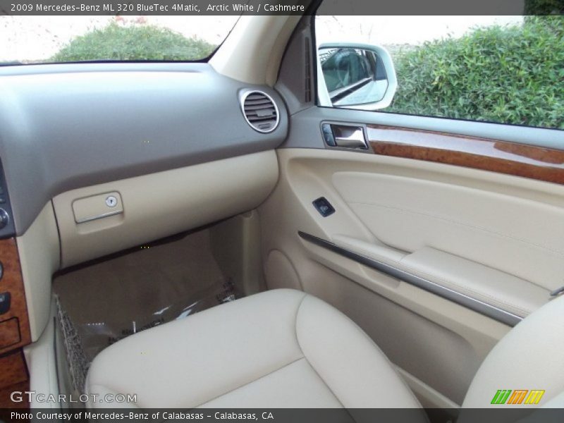 Arctic White / Cashmere 2009 Mercedes-Benz ML 320 BlueTec 4Matic