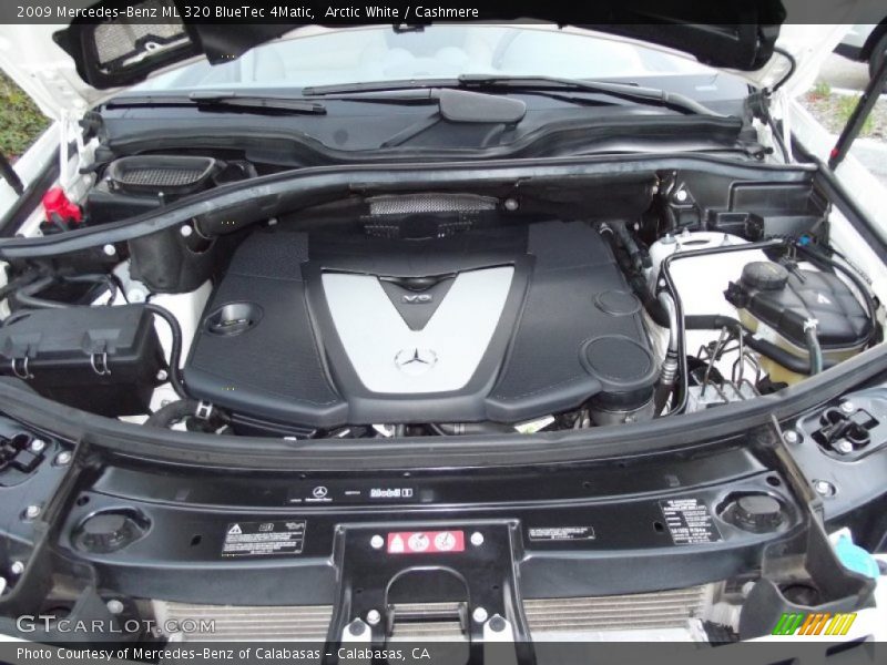 Arctic White / Cashmere 2009 Mercedes-Benz ML 320 BlueTec 4Matic