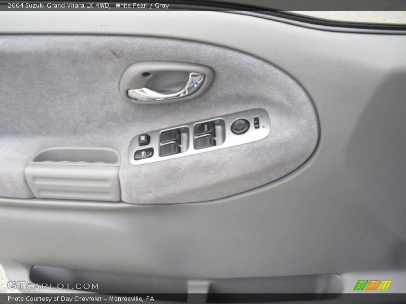 White Pearl / Gray 2004 Suzuki Grand Vitara LX 4WD