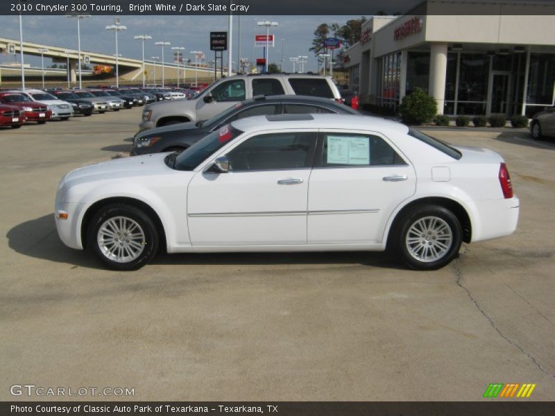 Bright White / Dark Slate Gray 2010 Chrysler 300 Touring