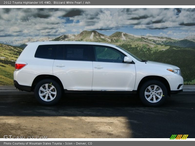 Blizzard White Pearl / Ash 2012 Toyota Highlander V6 4WD