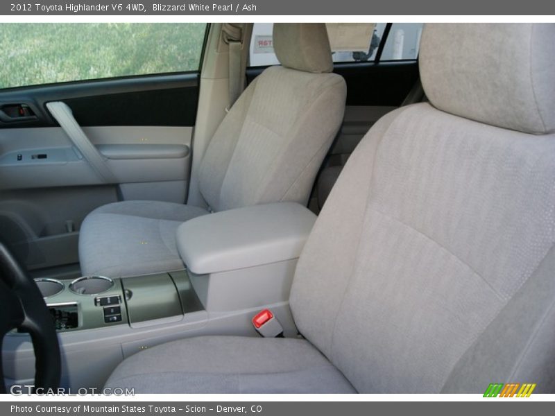 Blizzard White Pearl / Ash 2012 Toyota Highlander V6 4WD