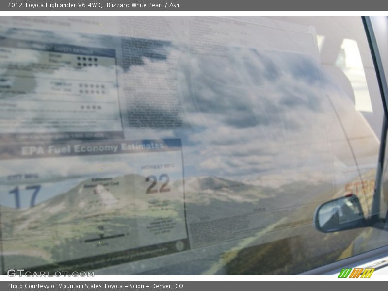 Blizzard White Pearl / Ash 2012 Toyota Highlander V6 4WD