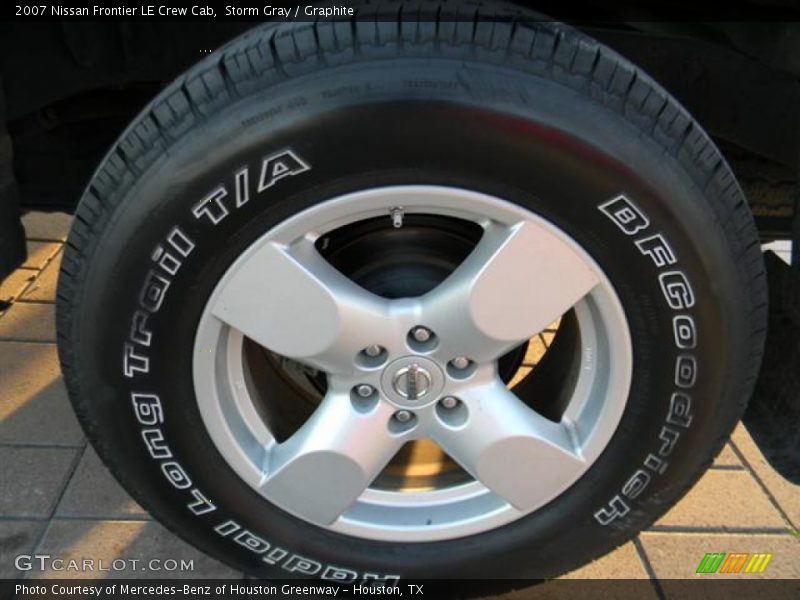 Storm Gray / Graphite 2007 Nissan Frontier LE Crew Cab