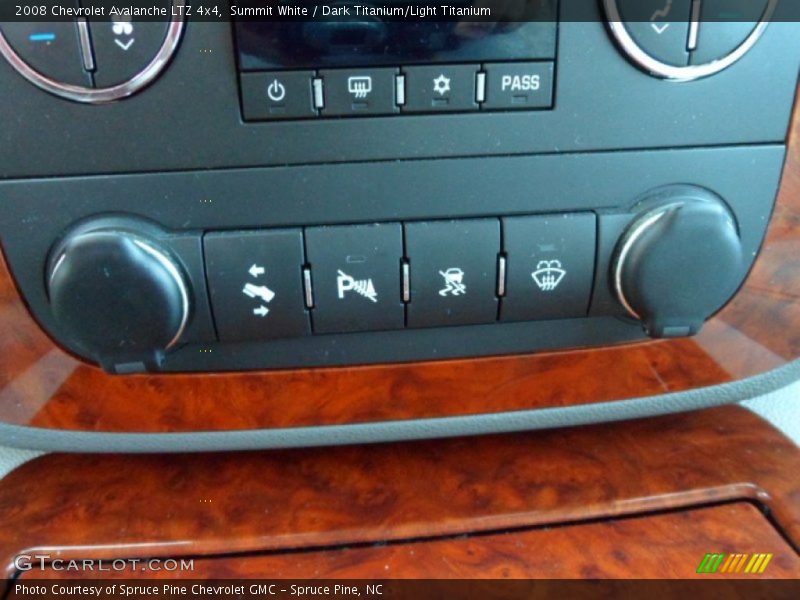 Summit White / Dark Titanium/Light Titanium 2008 Chevrolet Avalanche LTZ 4x4
