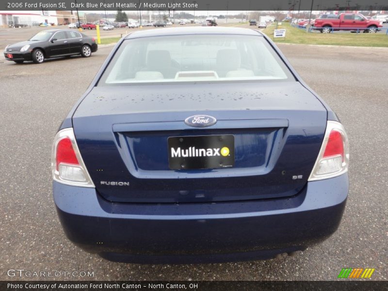 Dark Blue Pearl Metallic / Medium Light Stone 2006 Ford Fusion SE