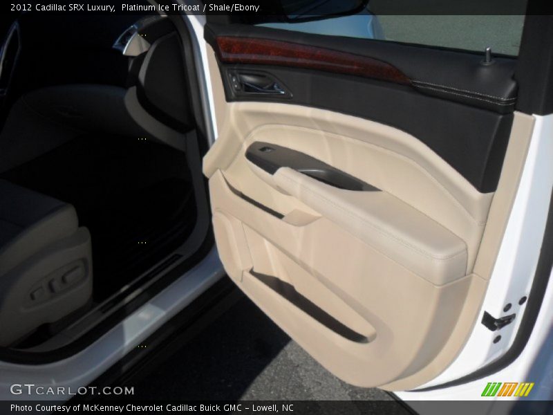 Platinum Ice Tricoat / Shale/Ebony 2012 Cadillac SRX Luxury