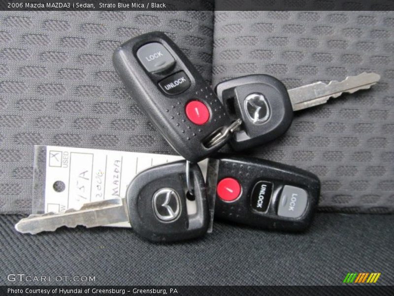 Strato Blue Mica / Black 2006 Mazda MAZDA3 i Sedan