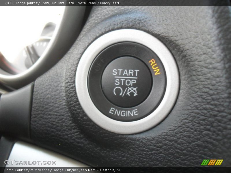 Brilliant Black Crystal Pearl / Black/Pearl 2012 Dodge Journey Crew
