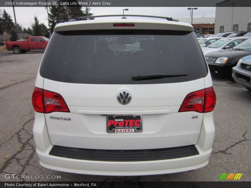 Calla Lilly White / Aero Grey 2009 Volkswagen Routan SE