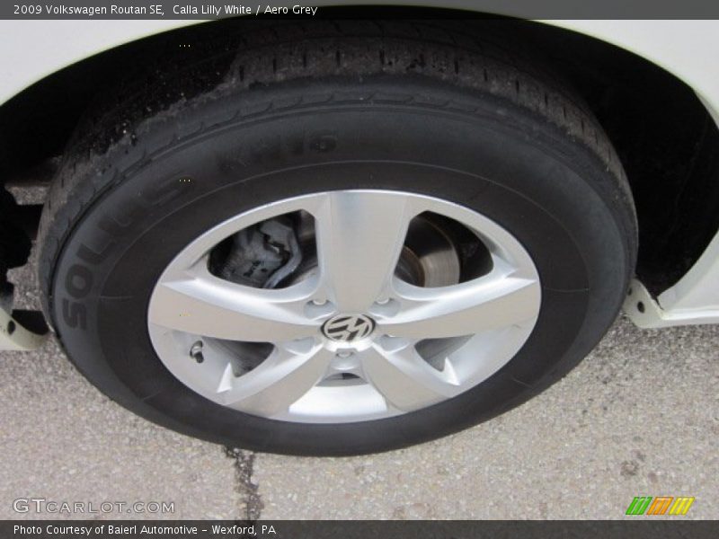 Calla Lilly White / Aero Grey 2009 Volkswagen Routan SE