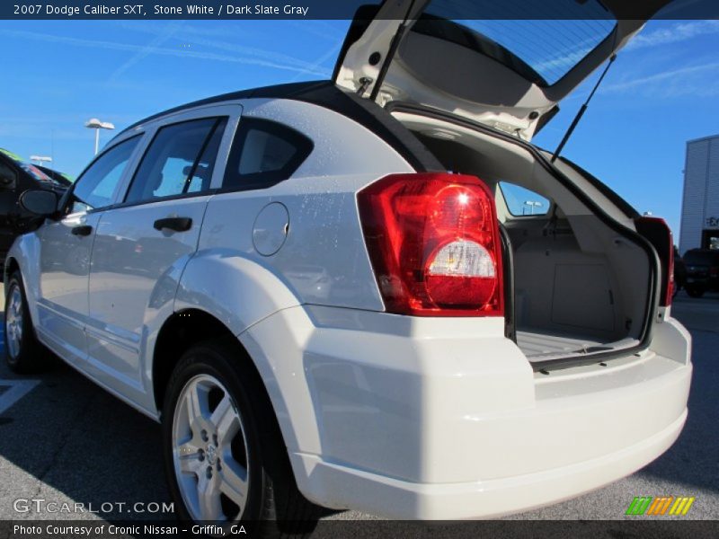 Stone White / Dark Slate Gray 2007 Dodge Caliber SXT