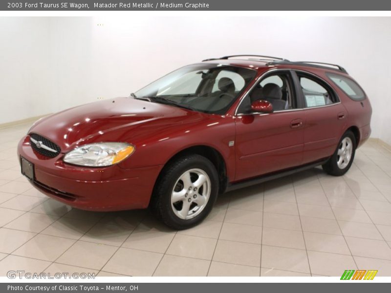 Matador Red Metallic / Medium Graphite 2003 Ford Taurus SE Wagon