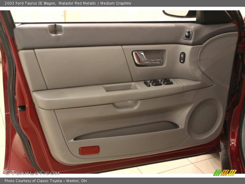 Matador Red Metallic / Medium Graphite 2003 Ford Taurus SE Wagon