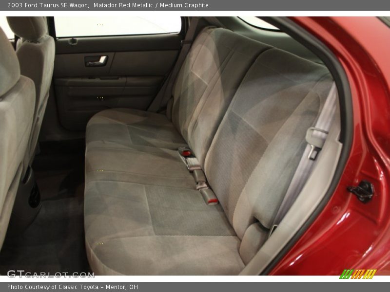 Matador Red Metallic / Medium Graphite 2003 Ford Taurus SE Wagon