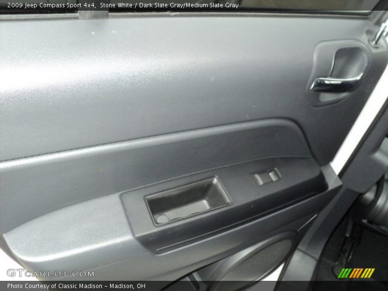 Stone White / Dark Slate Gray/Medium Slate Gray 2009 Jeep Compass Sport 4x4
