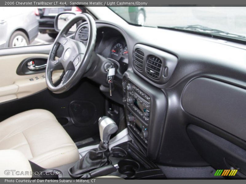 Sandstone Metallic / Light Cashmere/Ebony 2006 Chevrolet TrailBlazer LT 4x4