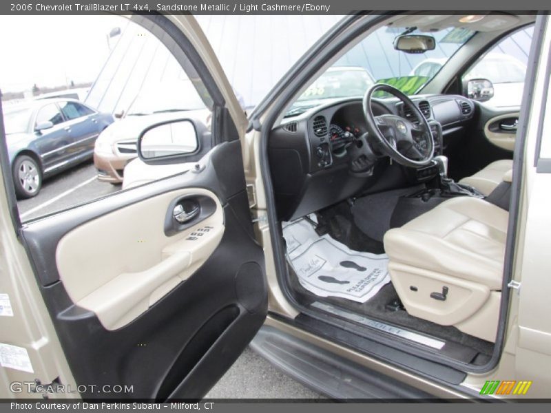 Sandstone Metallic / Light Cashmere/Ebony 2006 Chevrolet TrailBlazer LT 4x4