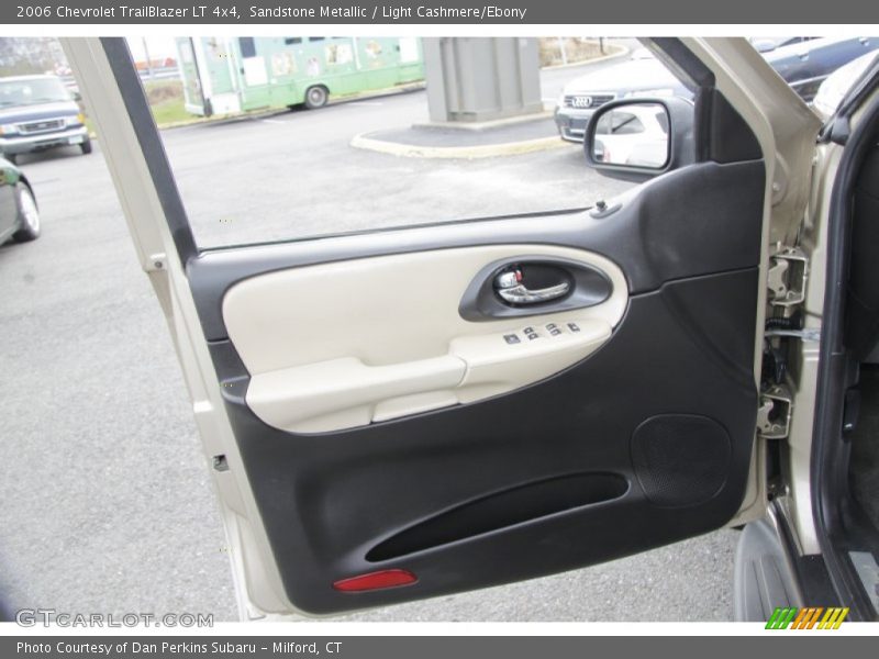 Sandstone Metallic / Light Cashmere/Ebony 2006 Chevrolet TrailBlazer LT 4x4