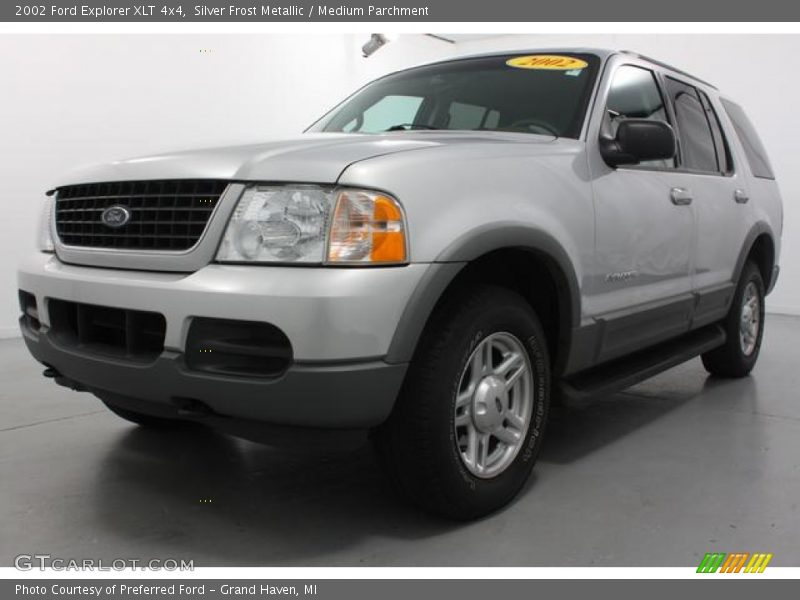 Silver Frost Metallic / Medium Parchment 2002 Ford Explorer XLT 4x4