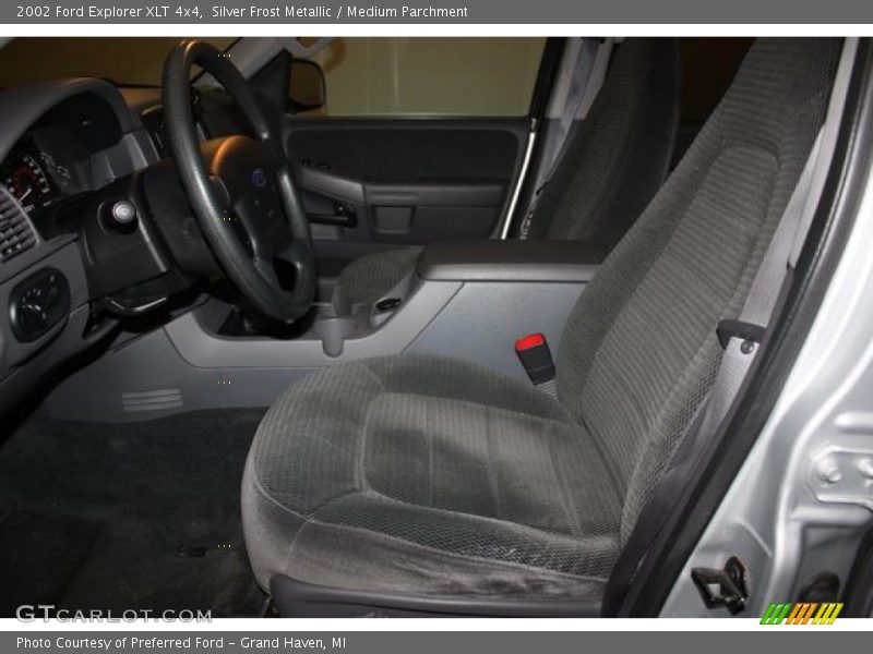 Silver Frost Metallic / Medium Parchment 2002 Ford Explorer XLT 4x4